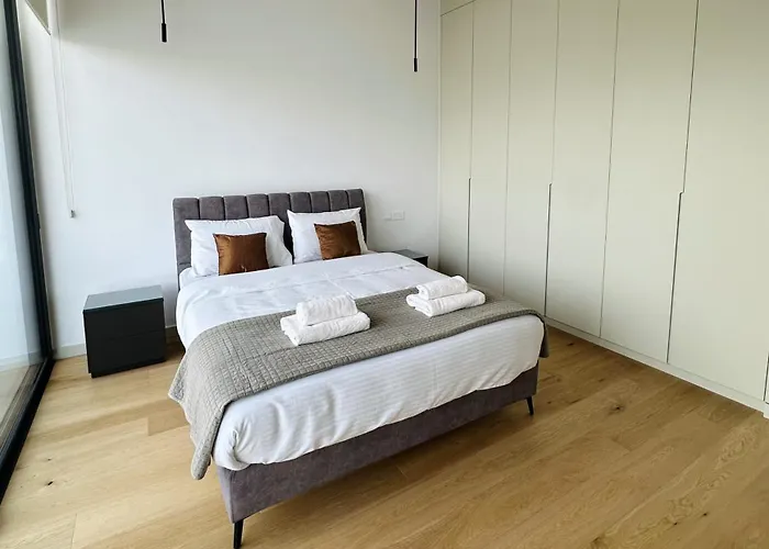 Elysian Blue 1 * パ フォス